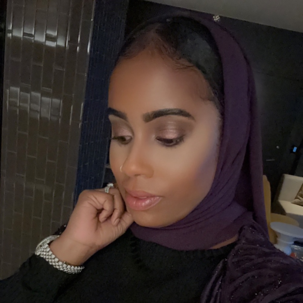 Meet your Posher, Mya